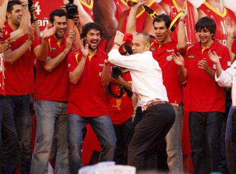 CELEBRACION DE LA SELECCION ESPAÑOLA DE BALONCESTO CAMPEONA DE EUROPA EN LA PLAZA DE CALLAO